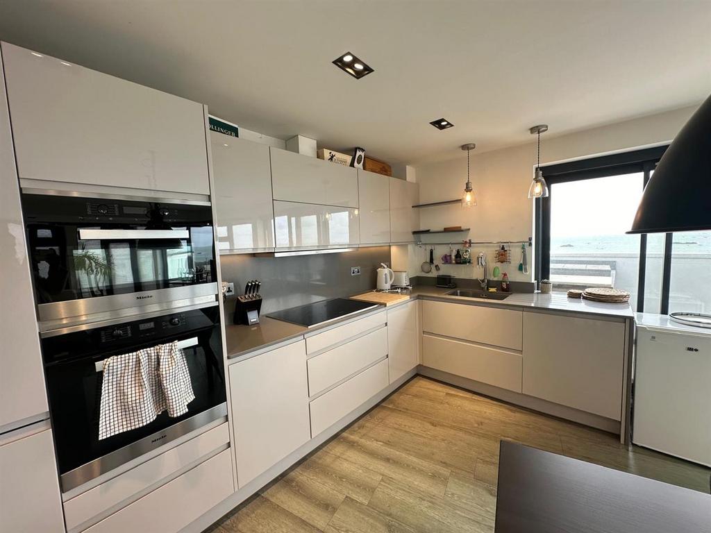 PHOTO-2025-09-16-12-33-51 4.jpg