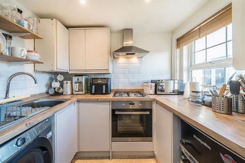1 bedroom flat for sale, Clapham Road, London SW9
