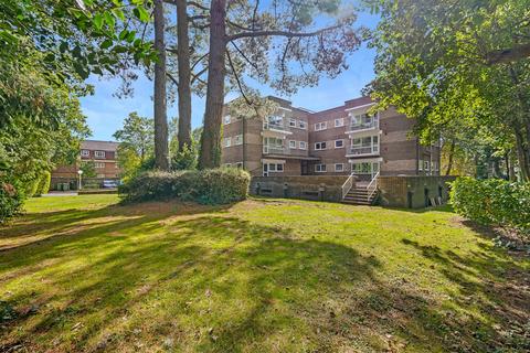 undefined, Hawthorn Close, Horsham RH12