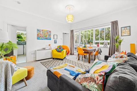 undefined, Hawthorn Close, Horsham RH12