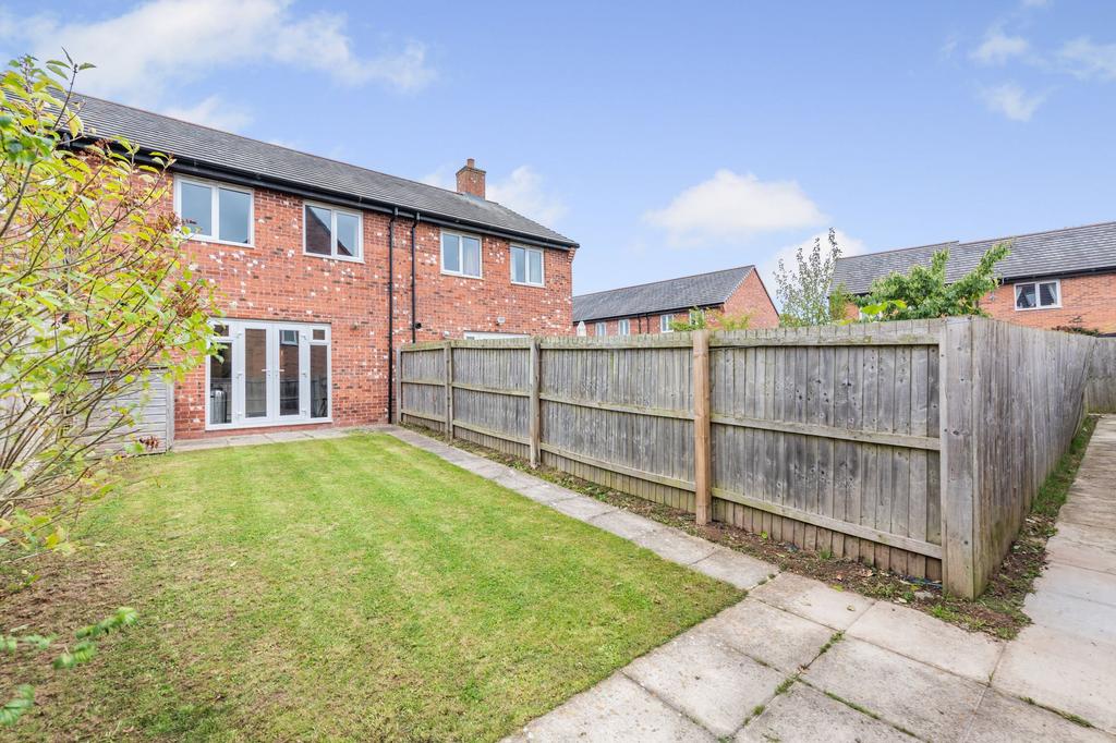 Rear Elevation (walkway for bins)