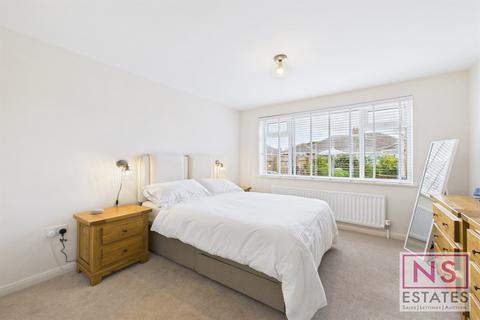 5 Aylton Drive, Middlesbrough, TS5 8HW