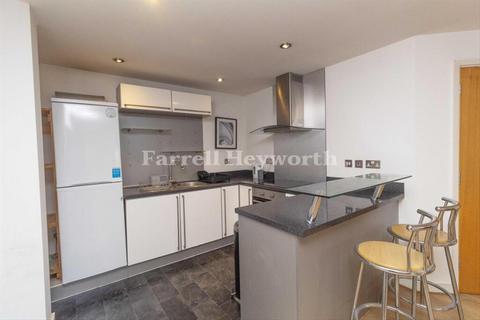 2 bedroom flat to rent, ST GEORGES QUAY, LANCASTER LA1