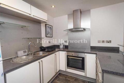2 bedroom flat to rent, ST GEORGES QUAY, LANCASTER LA1