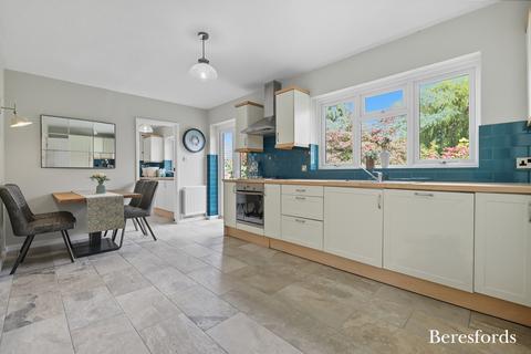 3 bedroom detached house for sale, Peartree Lane, Danbury, CM3