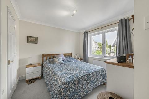undefined, Harvey Drive, Hampton TW12