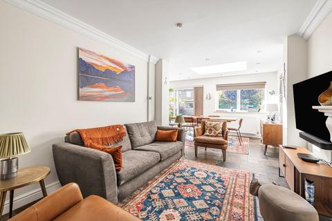 undefined, Harvey Drive, Hampton TW12