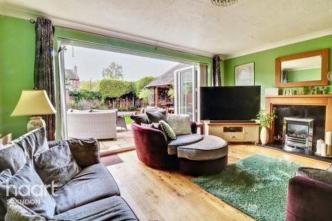undefined, Elsham Way, Swindon