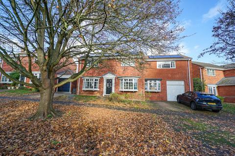 5 bedroom detached house for sale, Derwent Road, Linslade