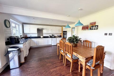 4 bedroom detached house for sale, Verwood
