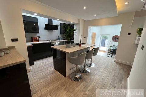 undefined, George Street, Tonypandy, Rhondda Cynon Taff, CF40
