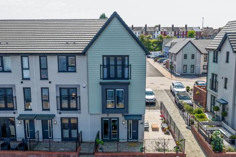 undefined, Ffordd Pentre, Barry