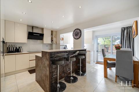 4 bedroom terraced house for sale, Yale Way, Hornchurch