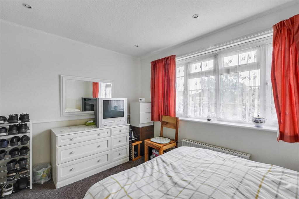 Bedroom 1 2.jpeg