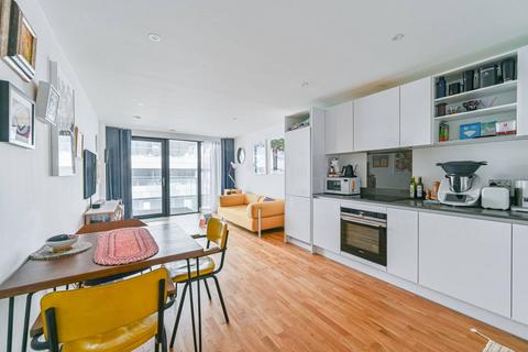 2 bedroom flat for sale, Hawthorne Crescent, Greenwich, LONDON, SE10