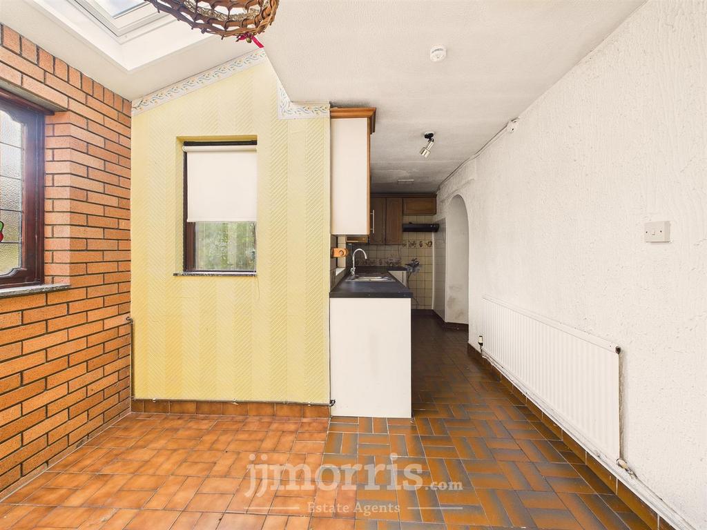 Kitchen / dining room