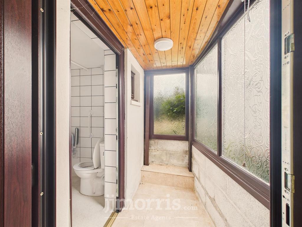 Side porch