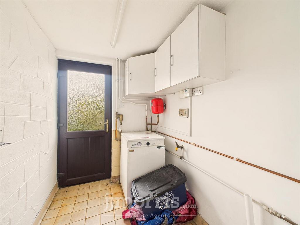 Front hallway / utility area