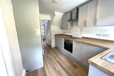 3 bedroom semi-detached house to rent, Gwynant Crescent, Cardiff, CF23