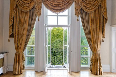 4 bedroom apartment to rent, Albert Hall Mansions, Kensington Gore, London, SW7