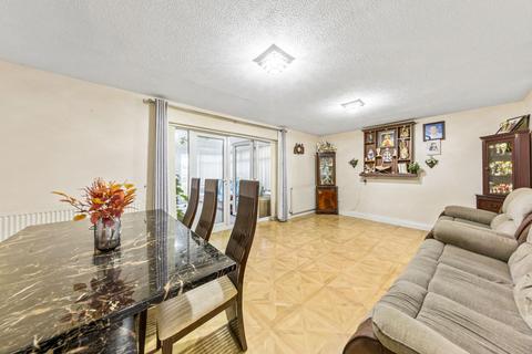 4 bedroom semi-detached house for sale, Cronulla Drive, Great Sankey, WA5