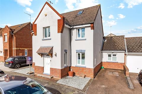 5 bedroom detached house for sale, Stanley Rise, Chelmer Village, Chelmsford, Essex, CM2