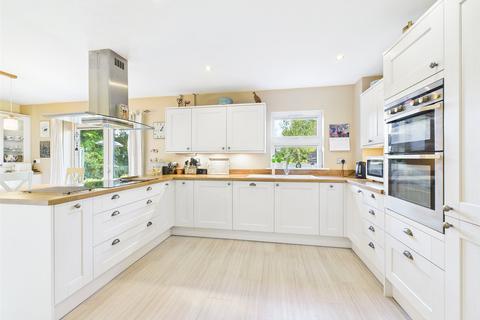 4 bedroom end of terrace house for sale, Haven Close, Christchurch, Dorset, BH23