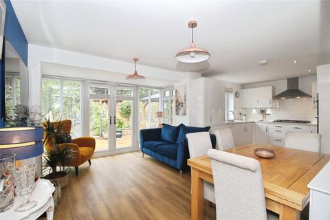 6 Sunloch Close, Burbage, Hinckley, LE10 2TT