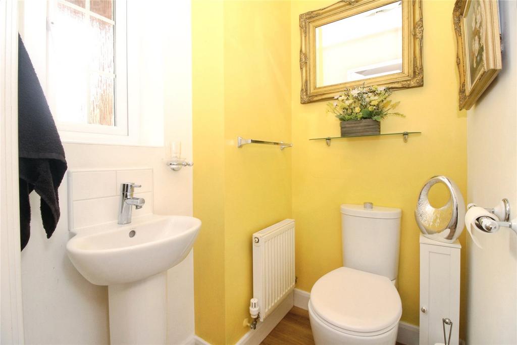 Cloakroom/Wc