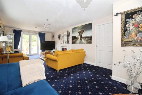 6 Sunloch Close, Burbage, Hinckley, LE10 2TT