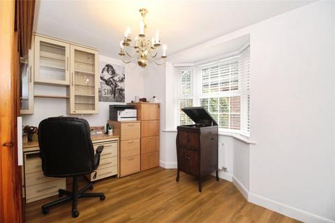 6 Sunloch Close, Burbage, Hinckley, LE10 2TT