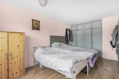 undefined, London Road, Mitcham, CR4
