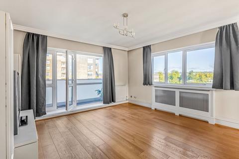 3 bedroom flat to rent, Avenue Road, London NW8