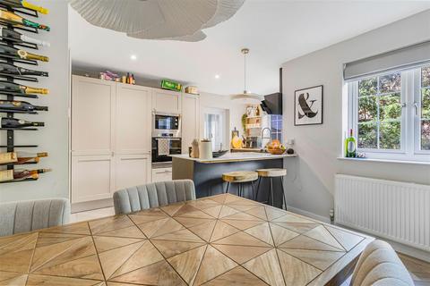 4 bedroom detached house for sale, Hallwyck Gardens, Newmarket CB8