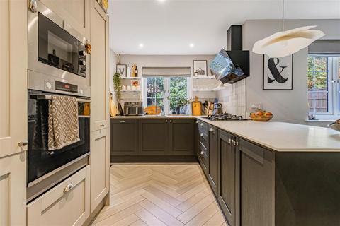 4 bedroom detached house for sale, Hallwyck Gardens, Newmarket CB8