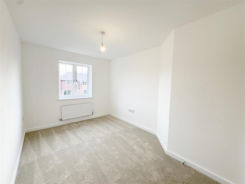 Bedroom 1.jpg