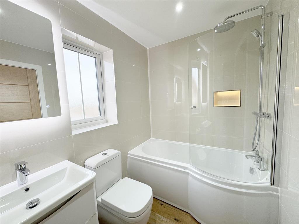 Family Bathroom .jpg