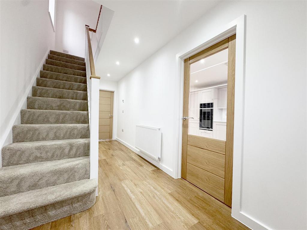 Entryway 1.jpg