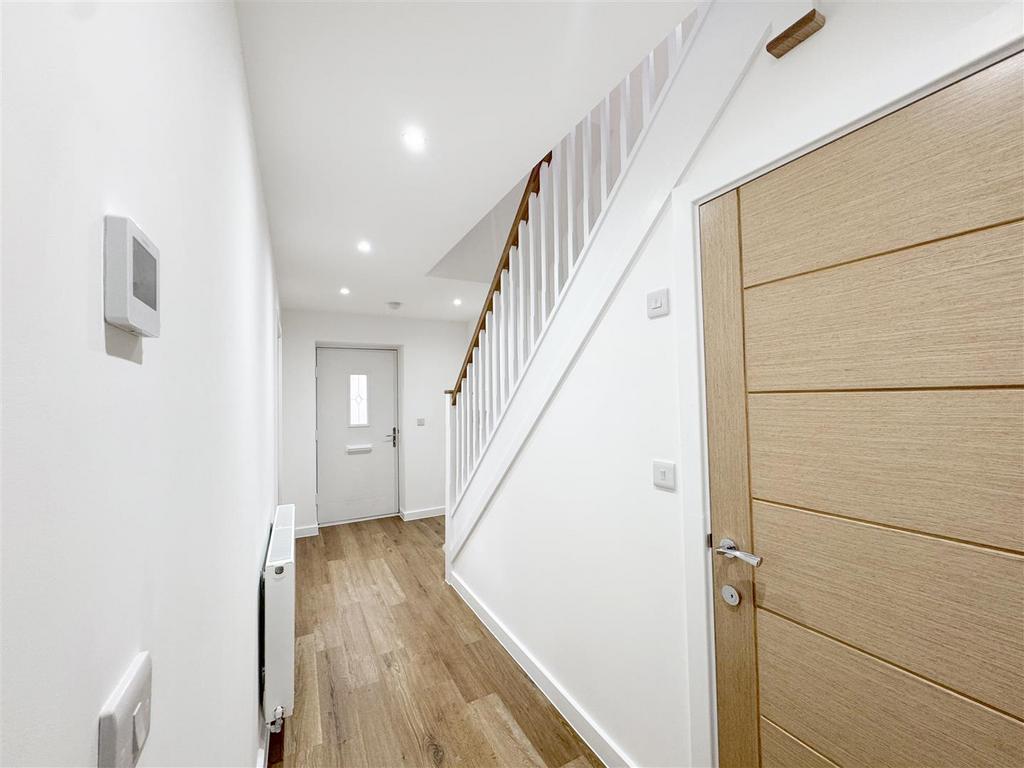 Entryway 3.jpg