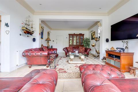 undefined, Chalkwell Avenue, Westcliff-On-Sea SS0