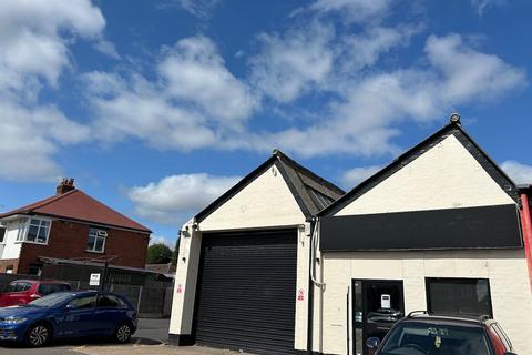Trade counter to rent - 107 Whitchurch Road, Harlescott Road, Shrewsbury, SY1 4EQ
