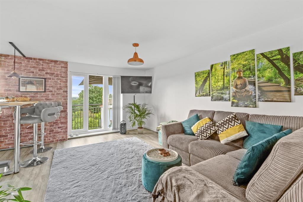 19 Lovegrove House, Ercolani Avenue, HP13 7 FZ-6.jp
