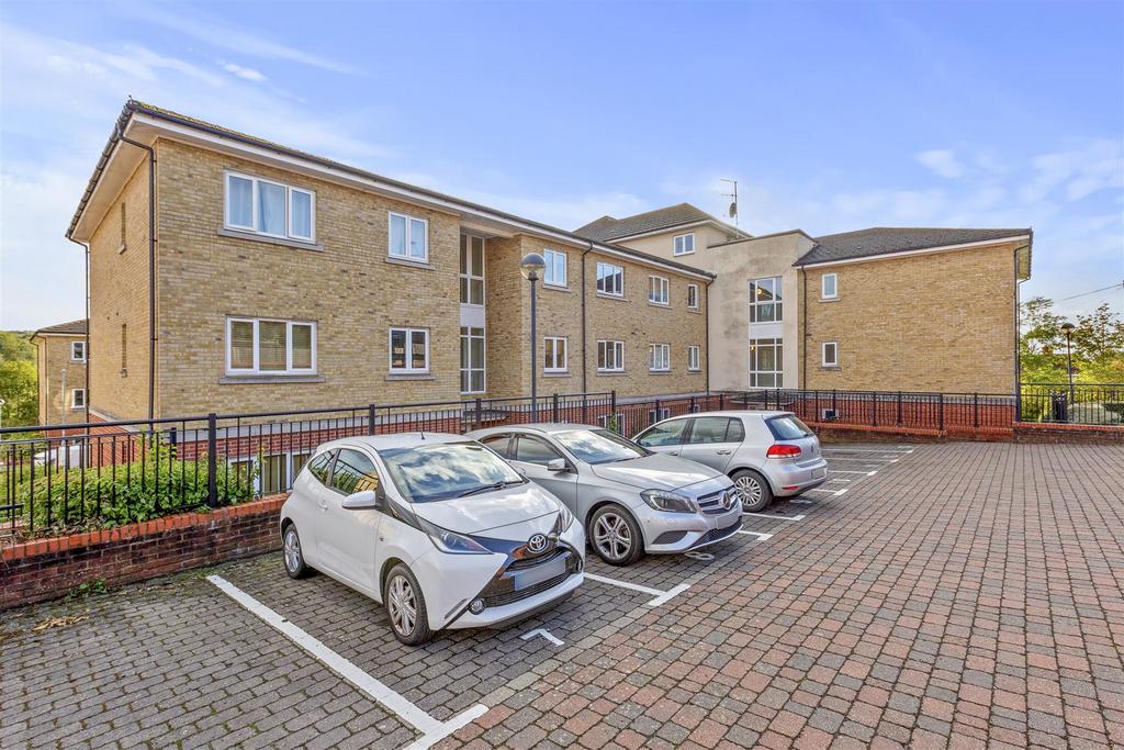 19 Lovegrove House, Ercolani Avenue, HP13 7 FZ-13.j