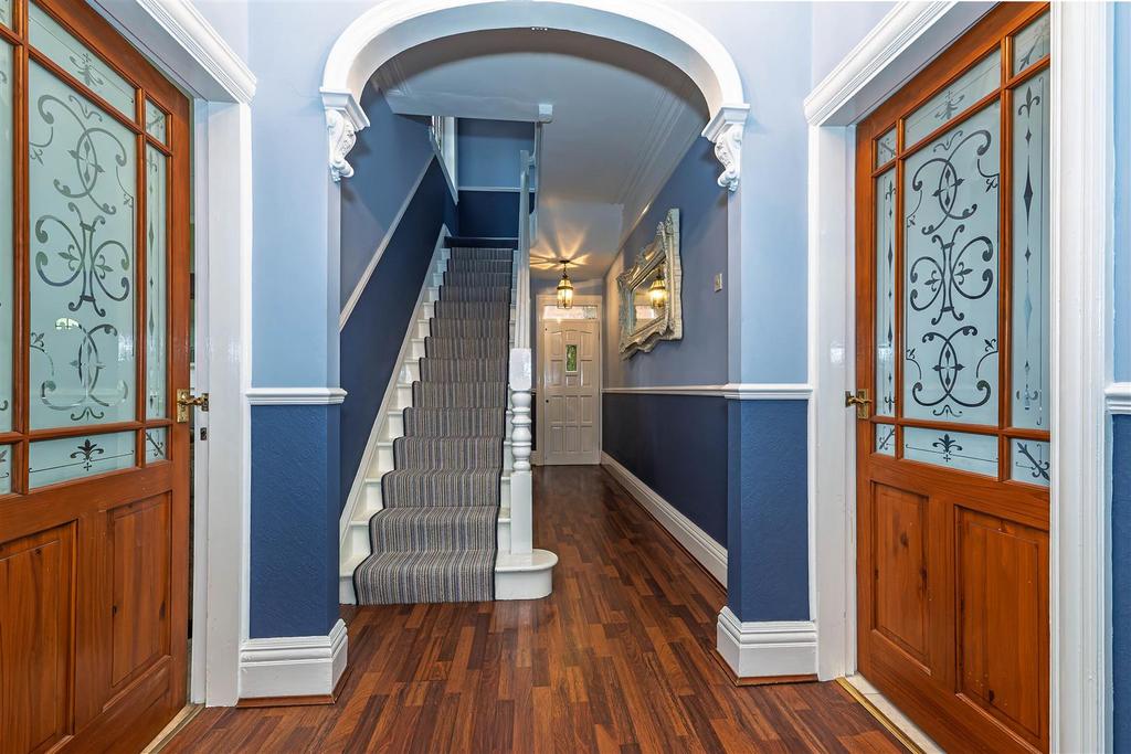 Hallway 1 SAPL1052-20250907-Dx O Deep PRIME XD2s.jpg