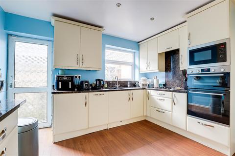 undefined, Leslie Grove, Calverton NG14