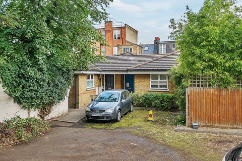undefined, Gower Close, London, SW4