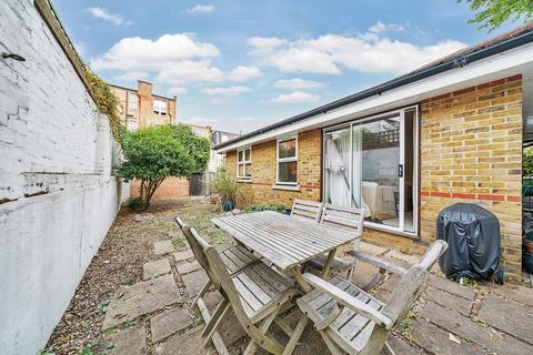 8 Gower Close, London, SW4 9LX