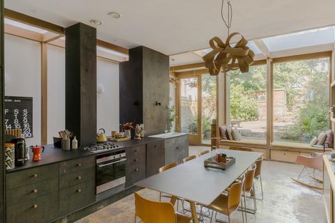 21 Ickburgh Road, London, E5 8AF
