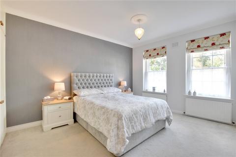 2 Parkside, London, SE3 7QQ
