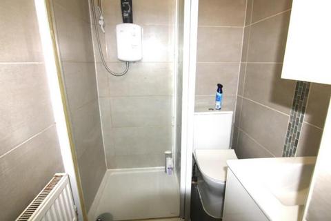 Studio to rent, Eversholt Street, London NW1